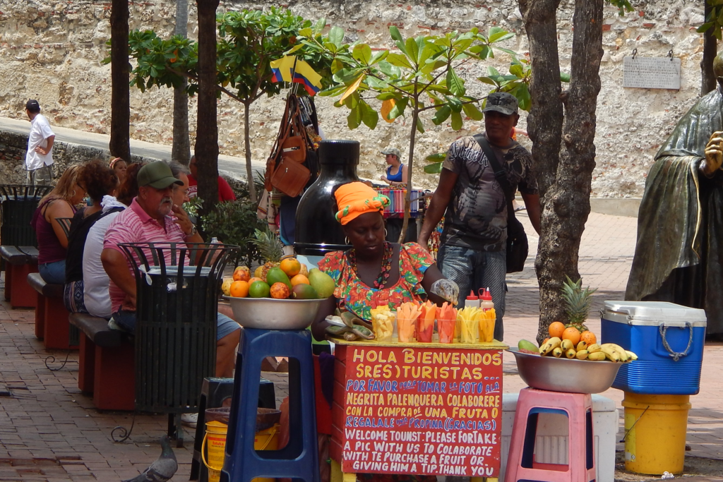 Obstverkäuferin in Cartagena Kolumbien