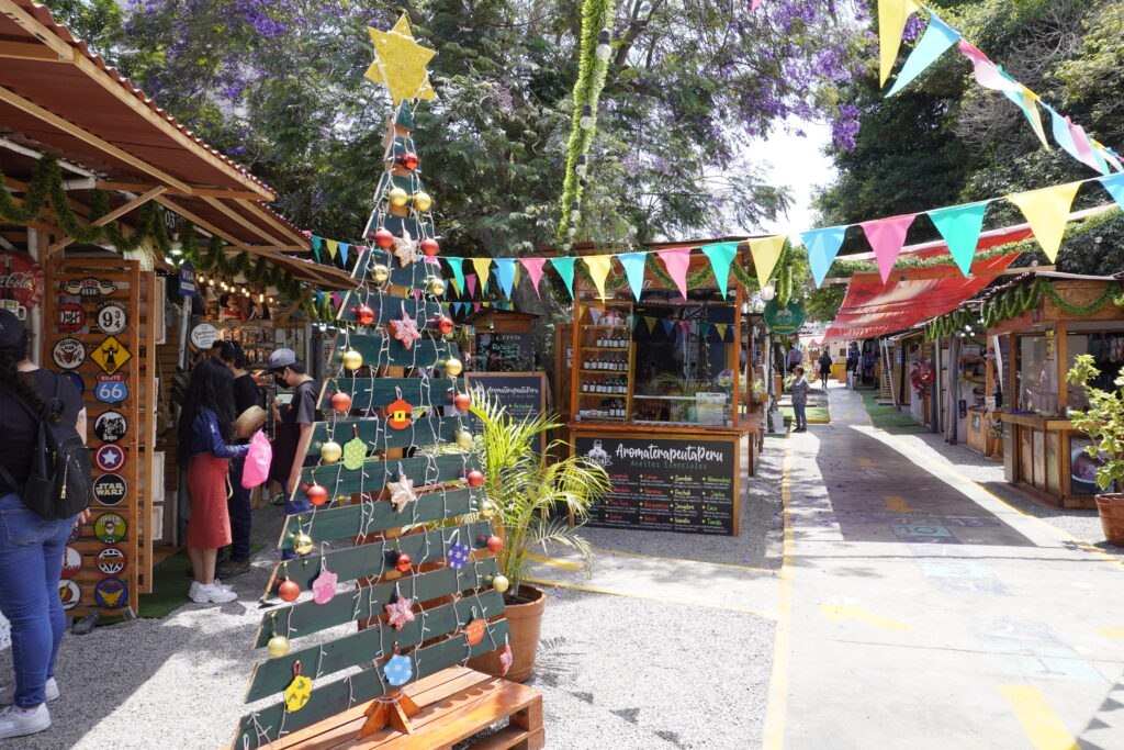 Weihnachtsbaum La Feria Lima Sehenswürdigkeiten