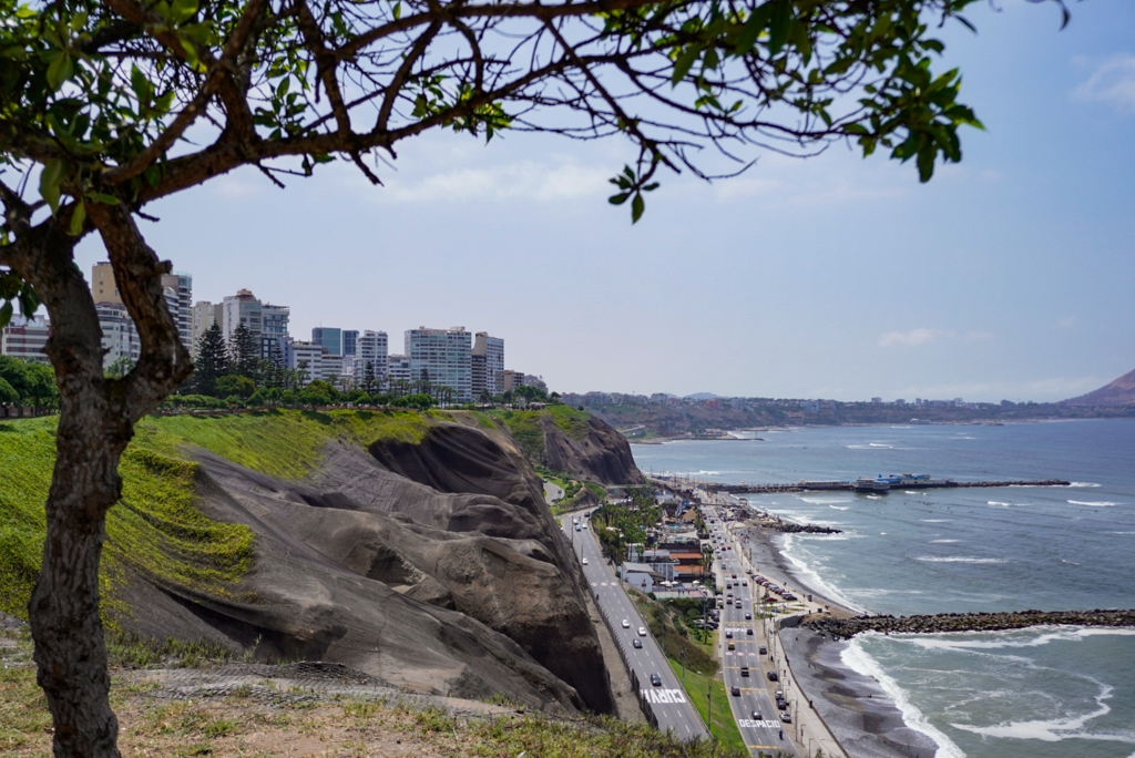 Die Costa Verde ist eine der schönsten Lima Sehenswürdigkeiten