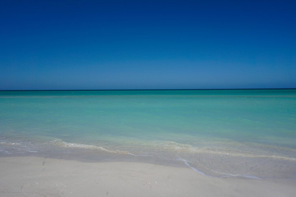 Strand und türkisblaues Wasser in Varadero