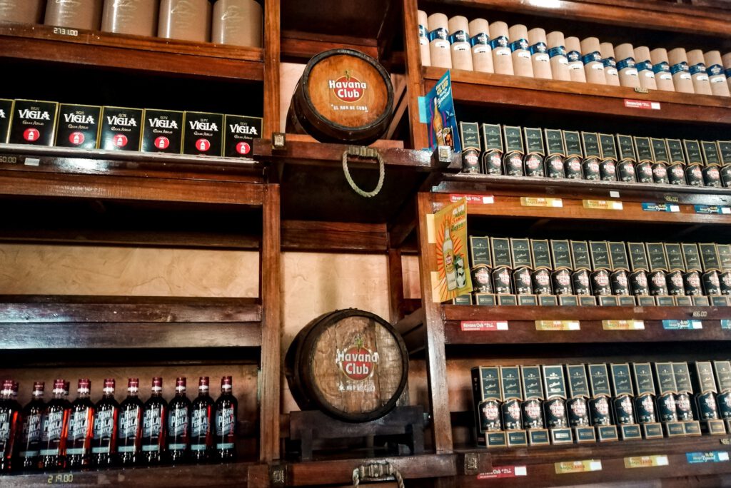 Rum so weit das Auge reicht im Casa del Ron in Varadero
