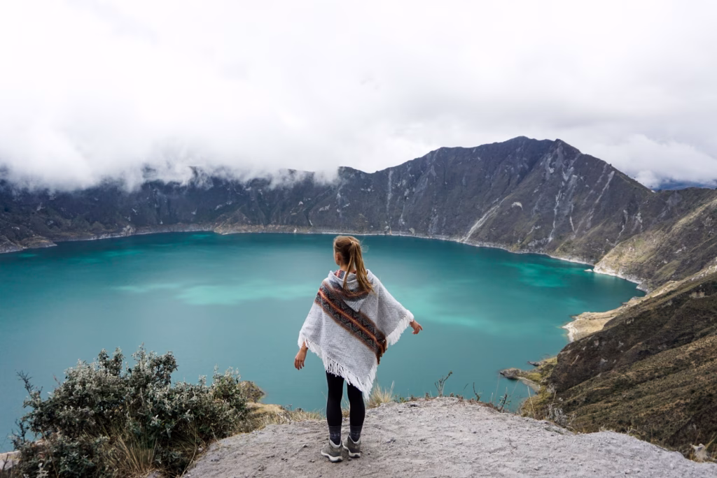 Die Laguna Quilotoa zählt zu den beliebtesten Ecuador Sehenswürdigkeiten