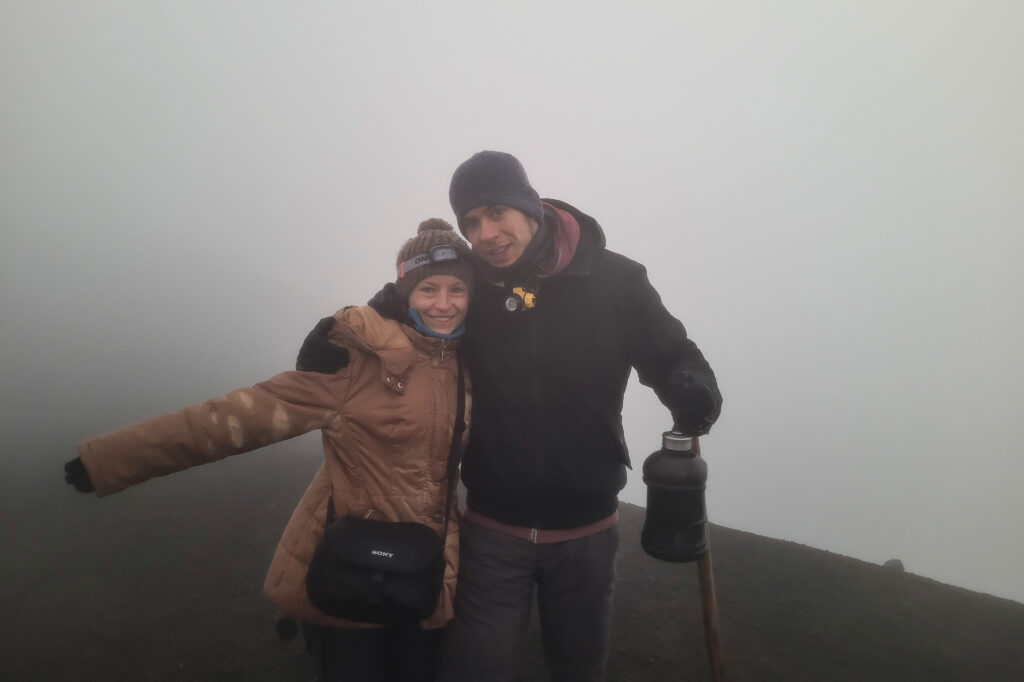 Schlechtes Wetter am Summit der Acatenango Wanderung