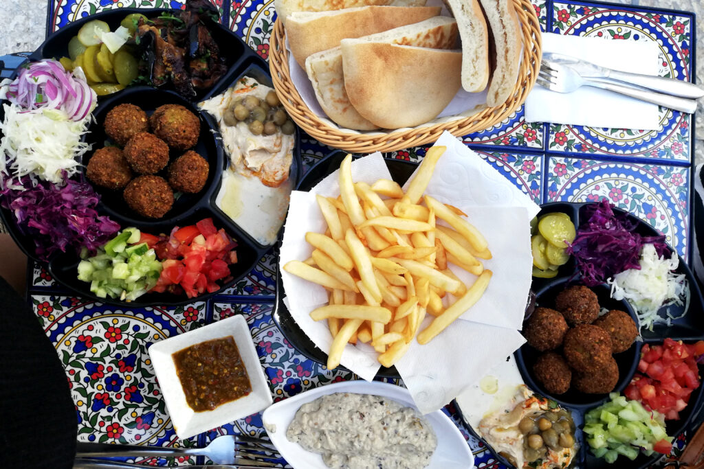 Die Israelische Küche ist orientalisch und bunt
