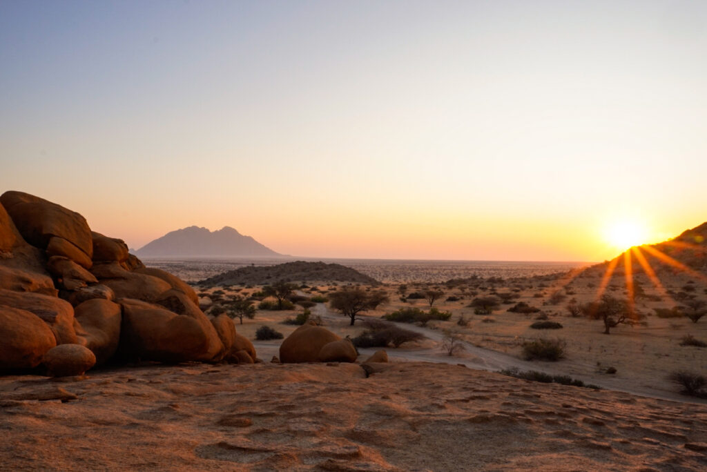 Sonnenuntergang an der Spitzkoppe auf einem Namibia Roadtrip