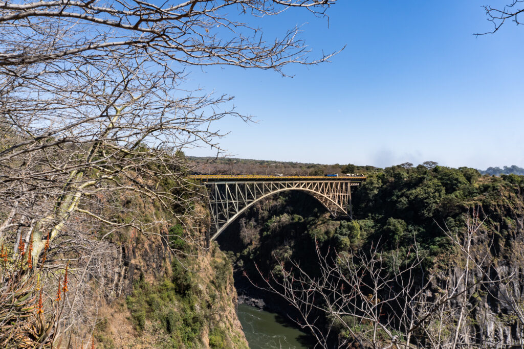 Die Victoriabrücke verbindet Livingstone Sambia mit Simbabwe
