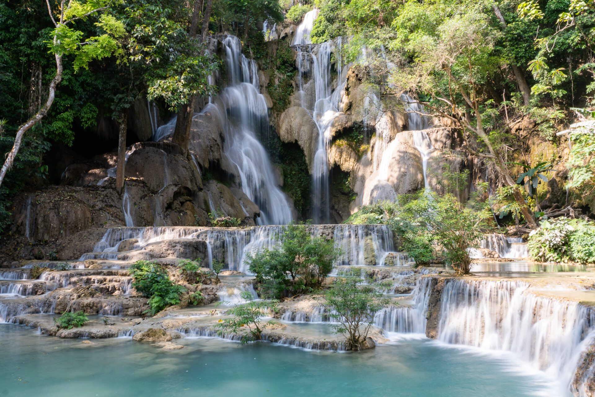 Der Kuang Si Wasserfall bei Luang Prabang ist ein Highlight auf einer Laos Reise