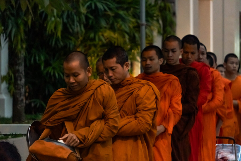 Almosengänge der Mönche in Luang Prabang auf einer Laos Reise