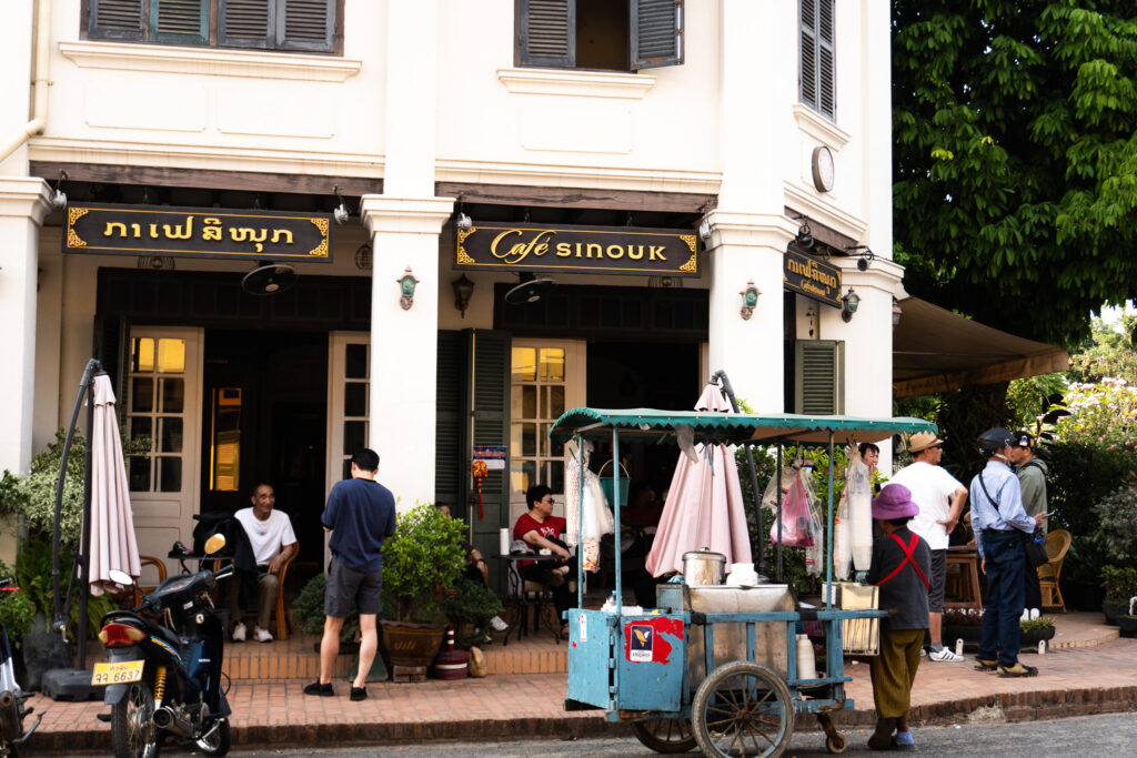Café in der Altstadt von Luang Prabang, Laos