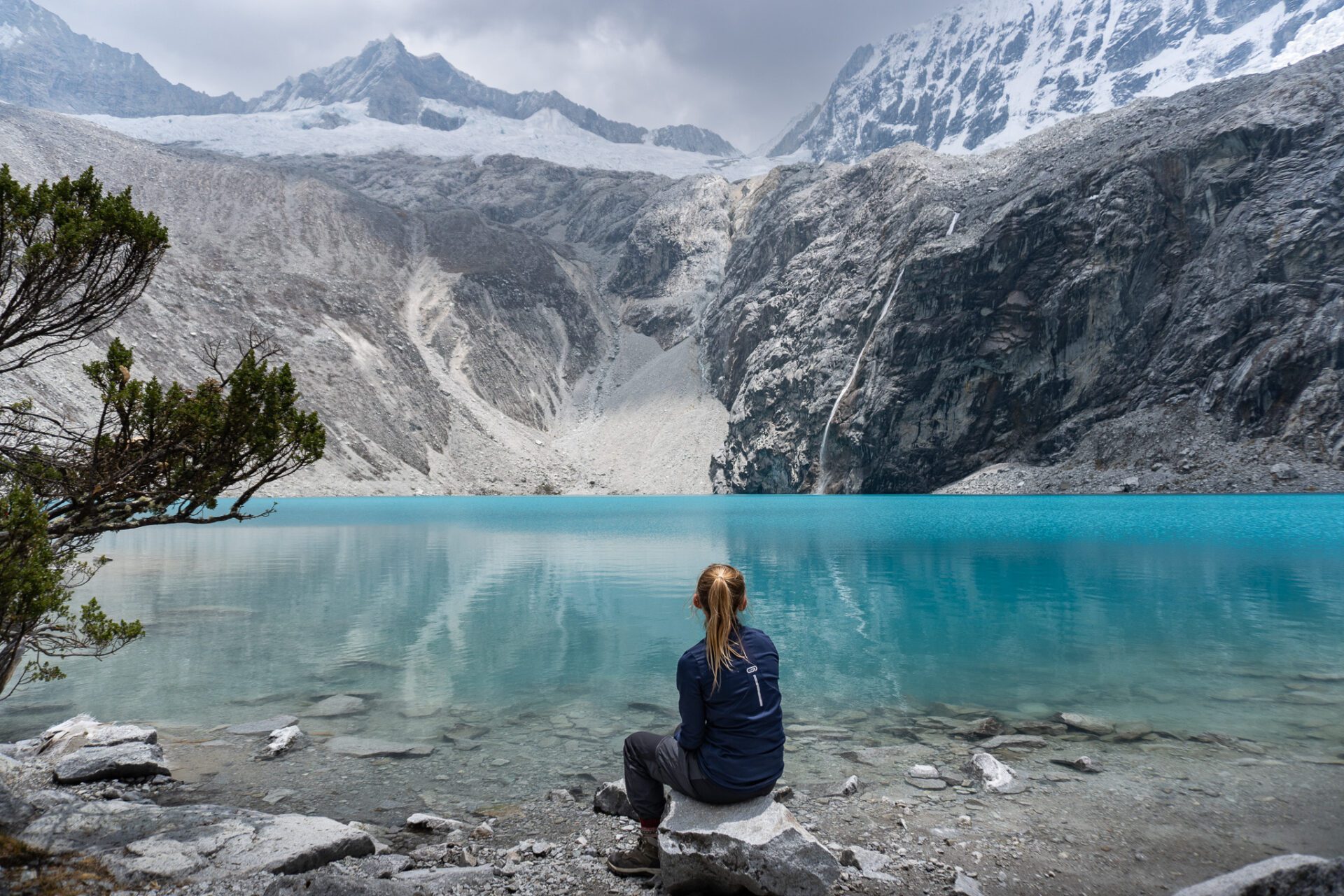 Die Laguna 69 ist eine türkisfarbene Berglagune in der Cordillera Blanca bei Huaraz