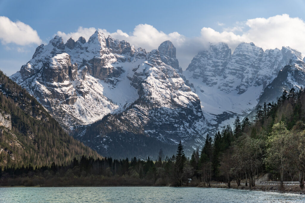 Der Dürrensee / Lago di Landro liegt in den Dolomiten Italien
