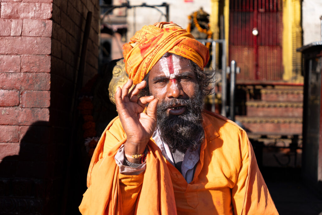 Gläubiger Hindu in Kathmandu in Nepal