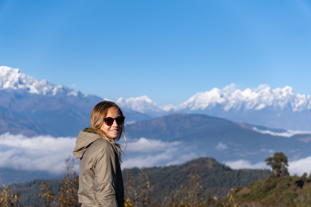 Wanderin auf dem Pikey Peak in Nepal