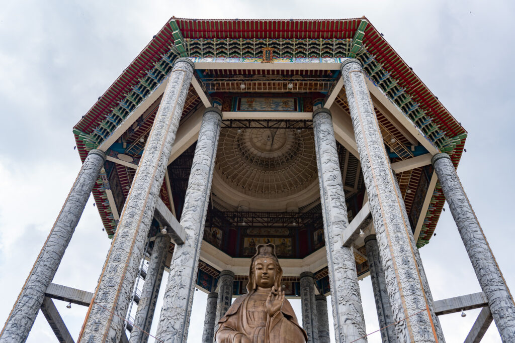 Statue am Kek Lok Si Tempel in Malaysia