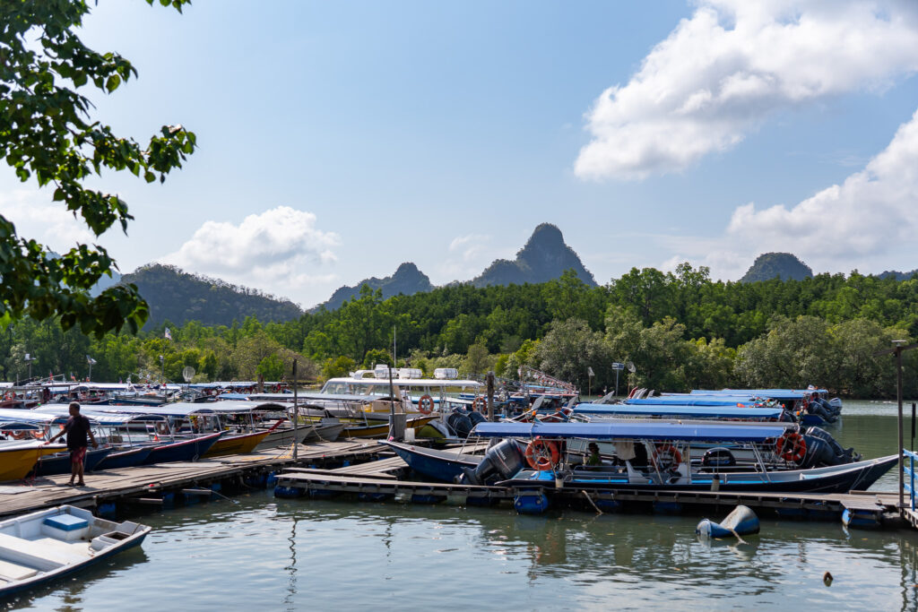 Jetty in Tanjung Rhu auf Langkawi in Malaysia