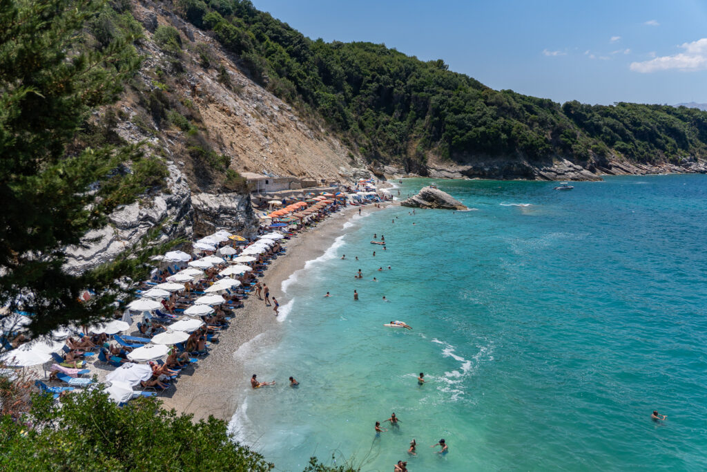 Pulëbardha Beach nahe Ksamil in Albanien