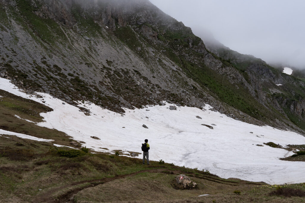 Schneefelder auf dem Peaks of the Balkans
