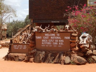 Willkommen im Tsavo East Nationalpark in Kenia